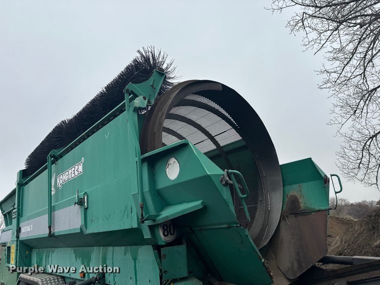 image for item DW4377 2006 Komptech Mustang trommel screen