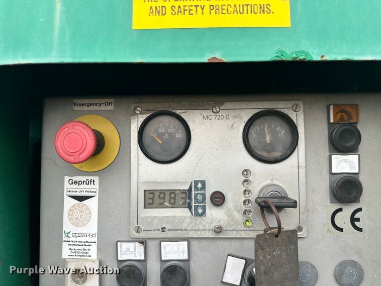 image for item DW4377 2006 Komptech Mustang trommel screen