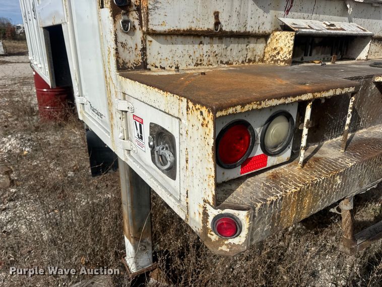 image for item DW6681 Maintainer service truck bed