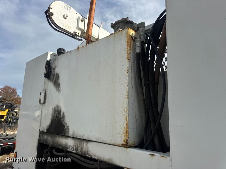 image for item DW6681 Maintainer service truck bed