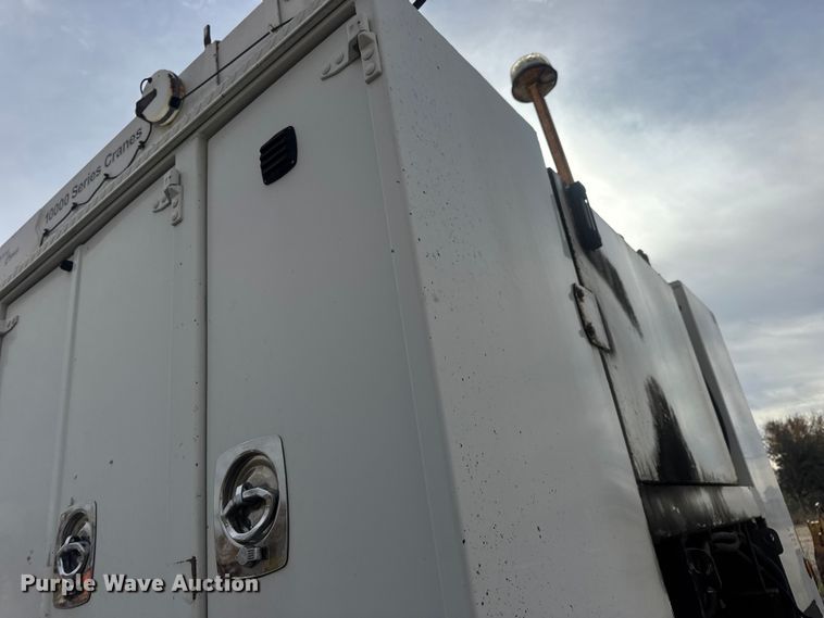 image for item DW6681 Maintainer service truck bed