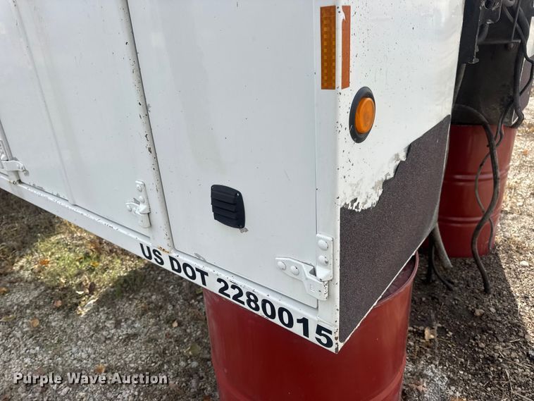 image for item DW6681 Maintainer service truck bed