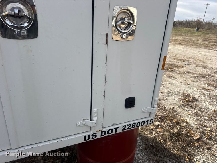 image for item DW6681 Maintainer service truck bed