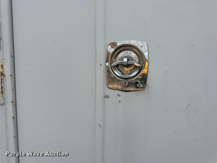 image for item DW6681 Maintainer service truck bed