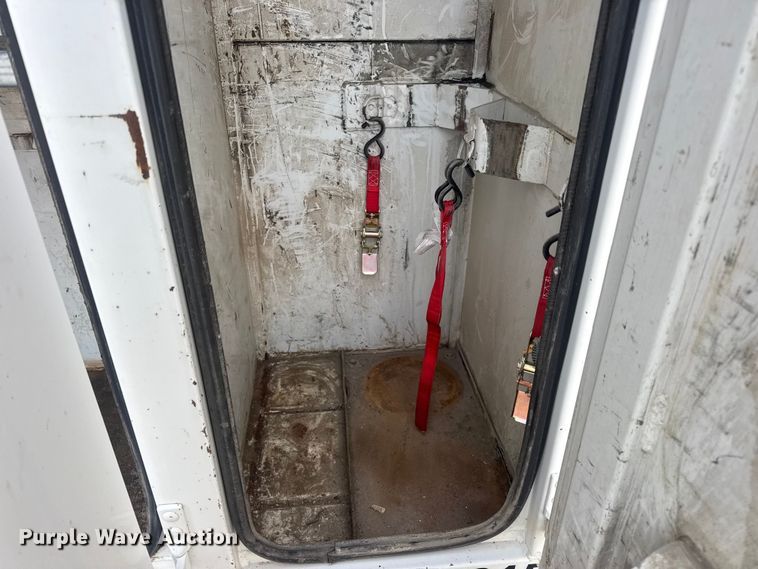 image for item DW6681 Maintainer service truck bed