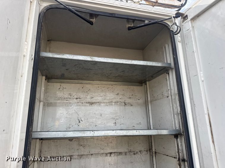 image for item DW6681 Maintainer service truck bed