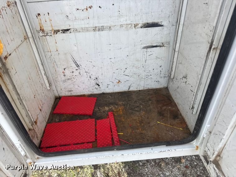 image for item DW6681 Maintainer service truck bed