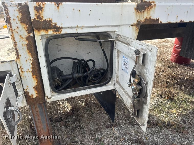 image for item DW6681 Maintainer service truck bed