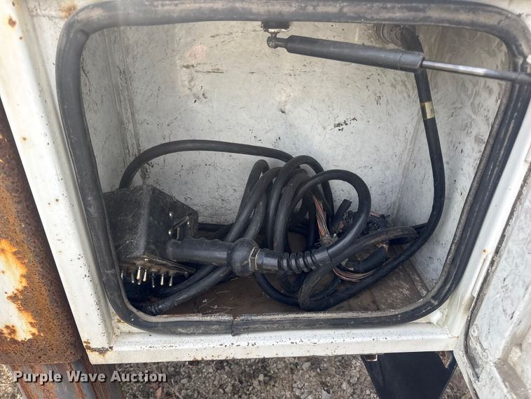 image for item DW6681 Maintainer service truck bed