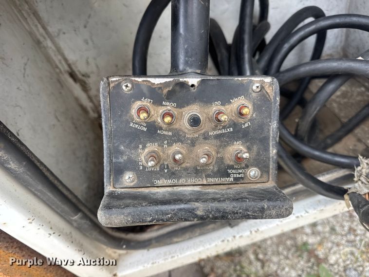 image for item DW6681 Maintainer service truck bed