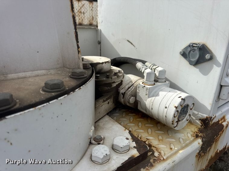 image for item DW6681 Maintainer service truck bed