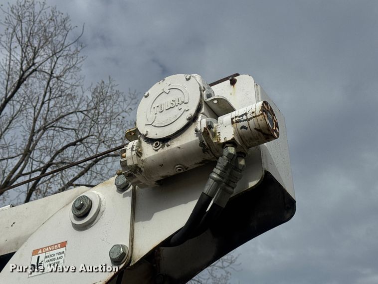 image for item DW6681 Maintainer service truck bed