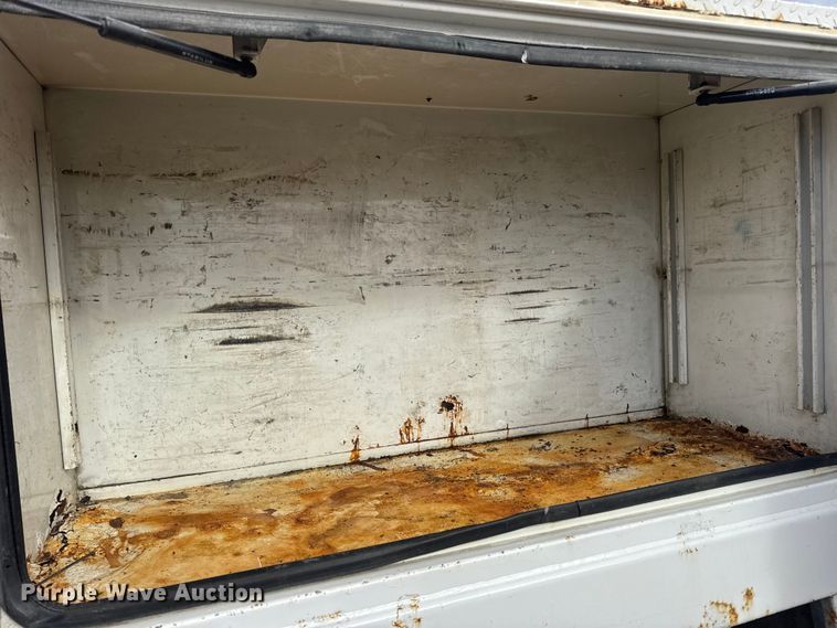 image for item DW6681 Maintainer service truck bed