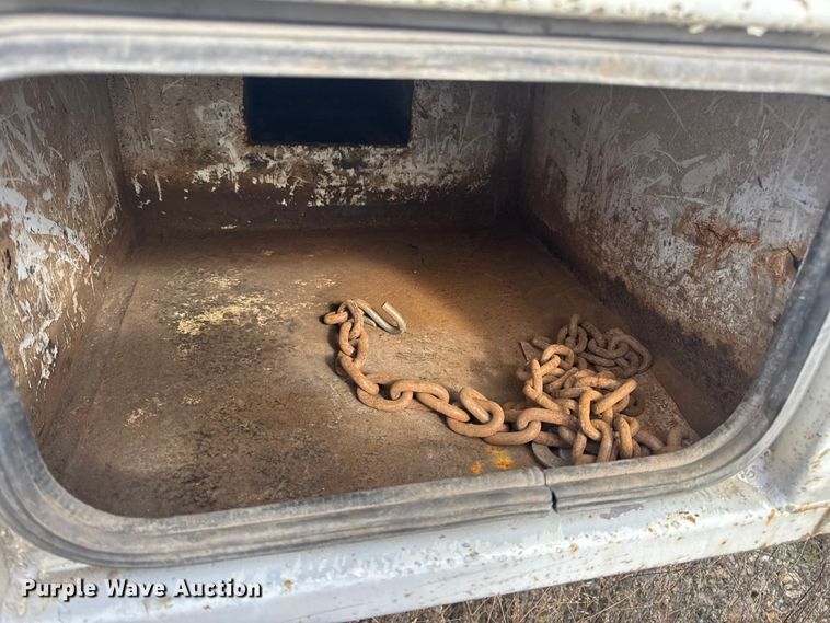 image for item DW6681 Maintainer service truck bed