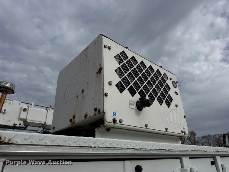 image for item DW6681 Maintainer service truck bed