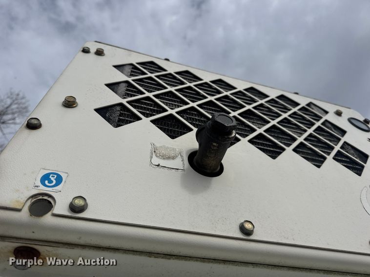 image for item DW6681 Maintainer service truck bed