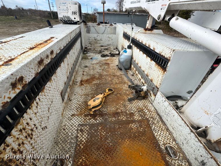 image for item DW6681 Maintainer service truck bed