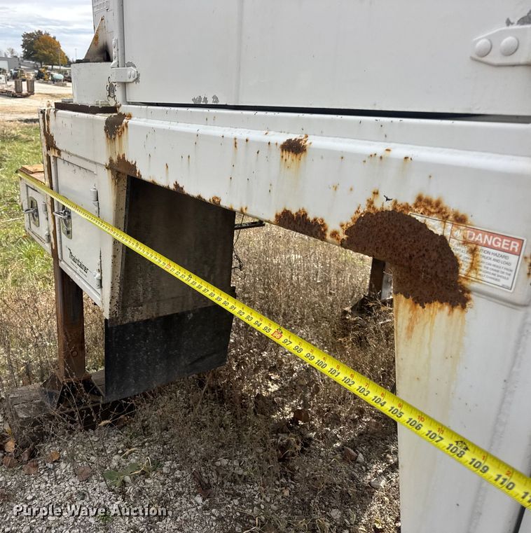 image for item DW6681 Maintainer service truck bed