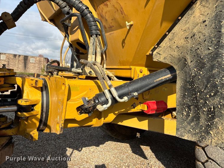 image for item DW7250 2014 Caterpillar 740B articulated haul truck