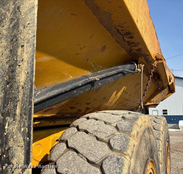 image for item DW7250 2014 Caterpillar 740B articulated haul truck