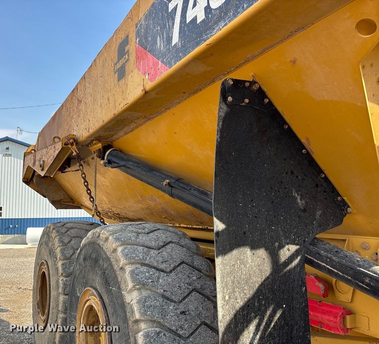 image for item DW7250 2014 Caterpillar 740B articulated haul truck
