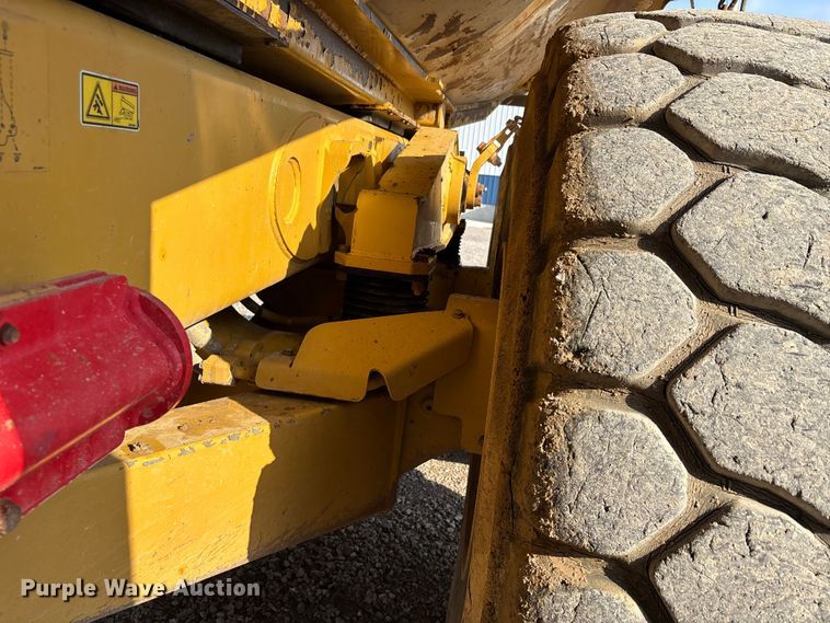 image for item DW7250 2014 Caterpillar 740B articulated haul truck