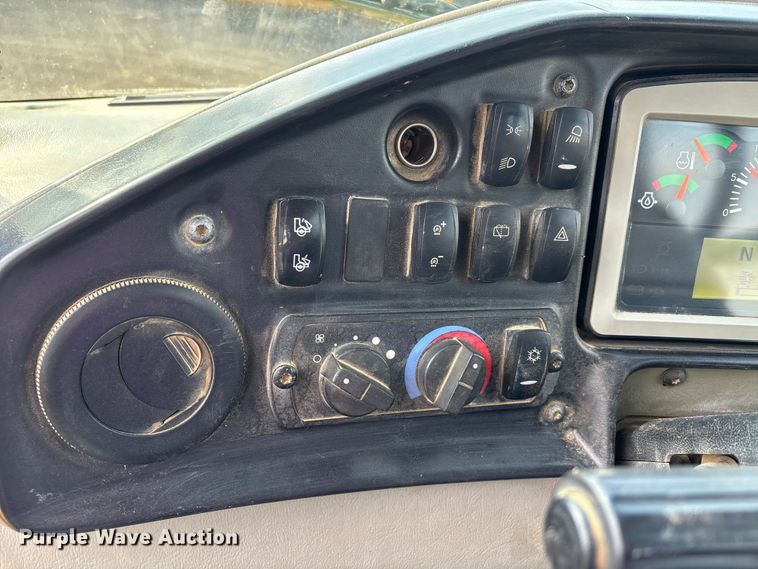 image for item DW7250 2014 Caterpillar 740B articulated haul truck