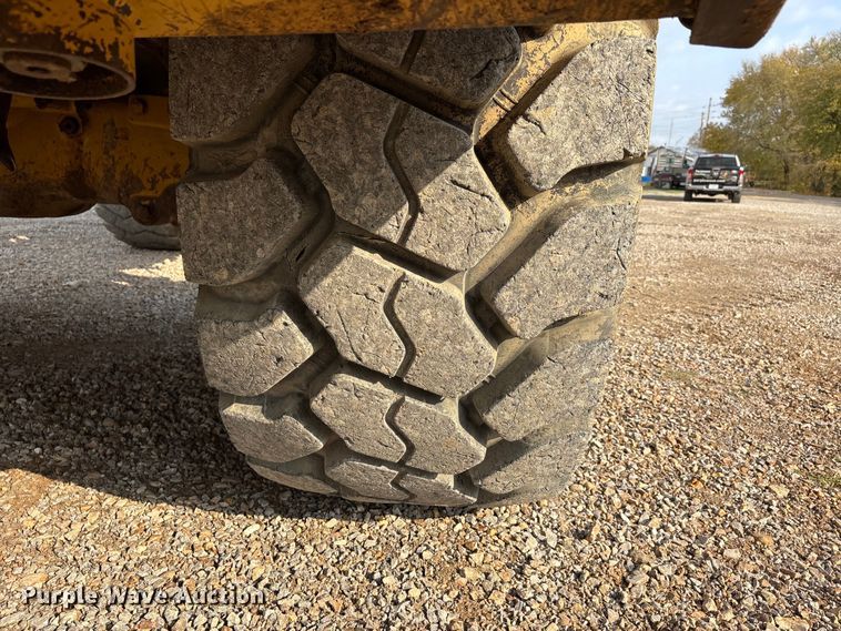 image for item DW7250 2014 Caterpillar 740B articulated haul truck