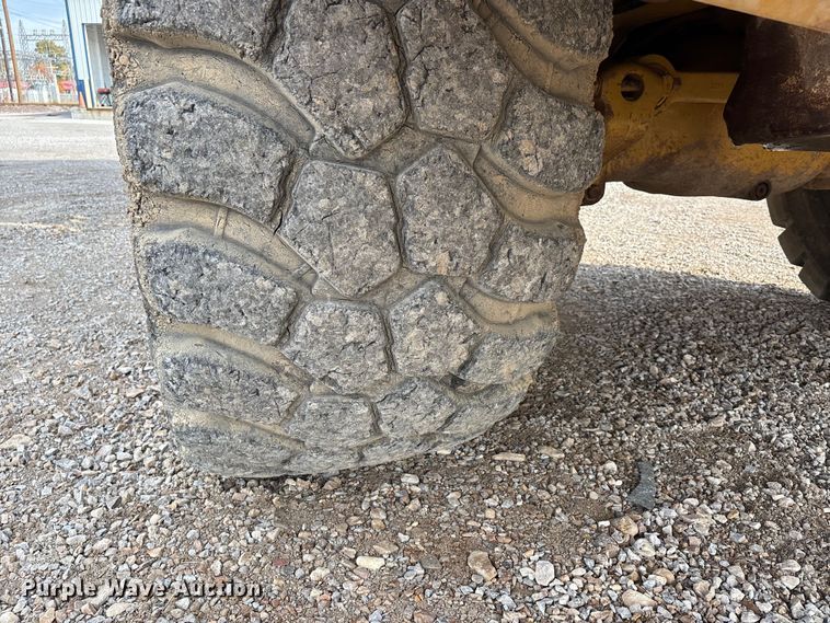 image for item DW7250 2014 Caterpillar 740B articulated haul truck