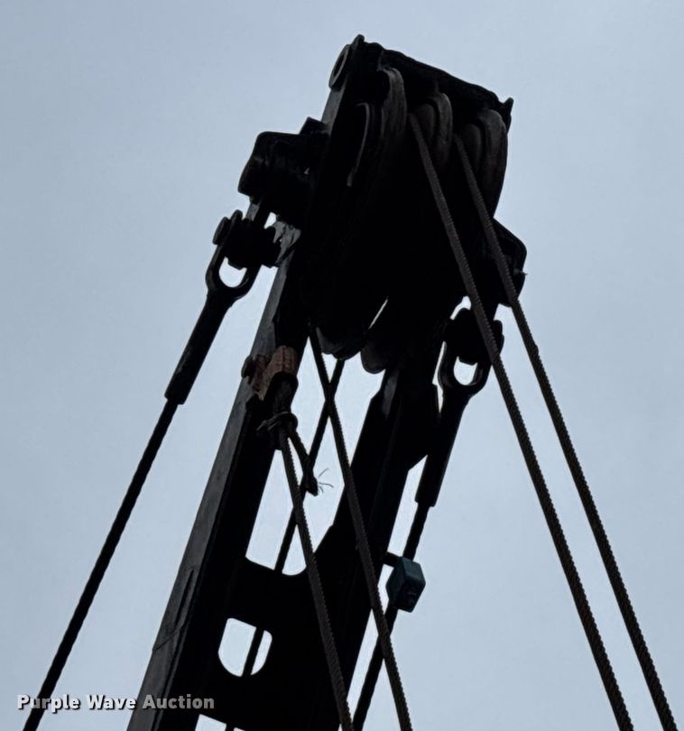 image for item DW7294 Lorain 416 crane