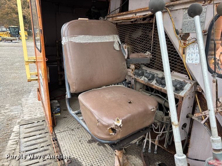 image for item DW7294 Lorain 416 crane