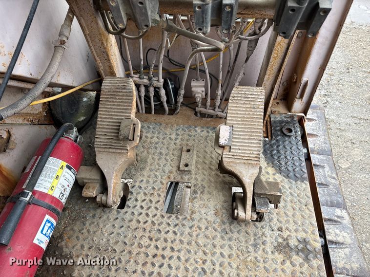 image for item DW7294 Lorain 416 crane