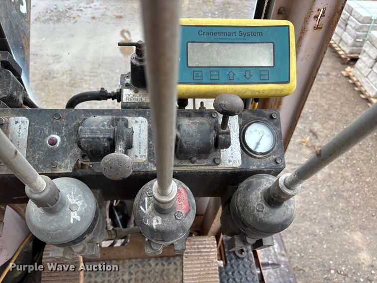 image for item DW7294 Lorain 416 crane