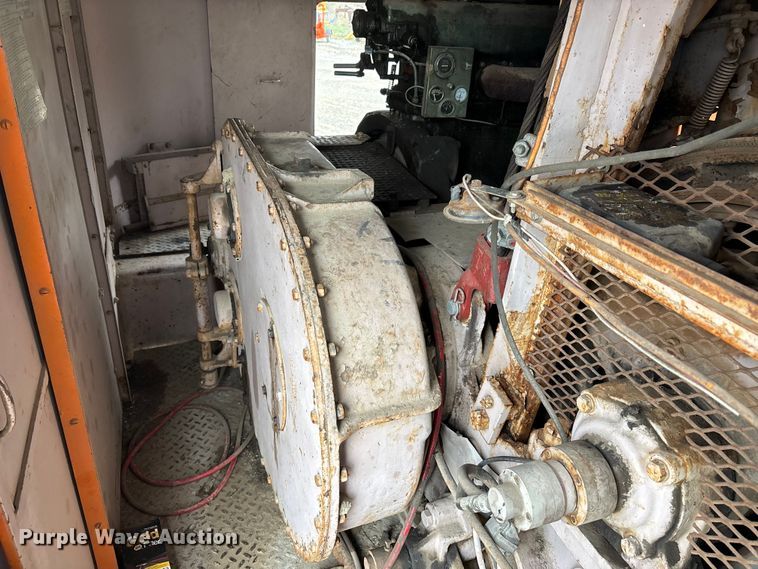 image for item DW7294 Lorain 416 crane