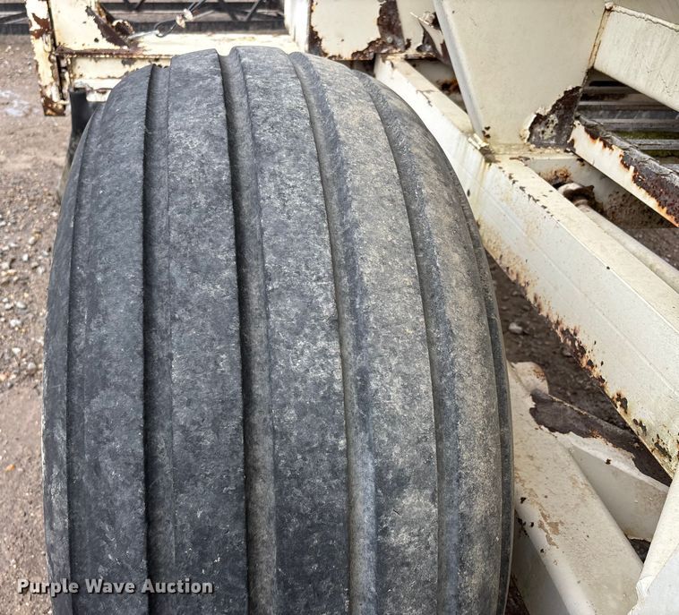 image for item DW7295 Stoltz TV3WH16HX site spreader