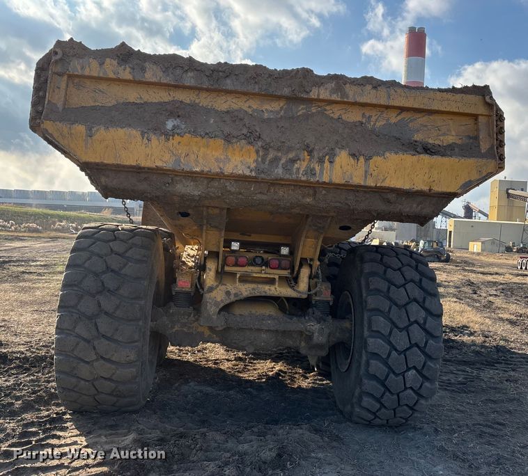 image for item DW7296 2005 Caterpillar 740 articulated haul truck