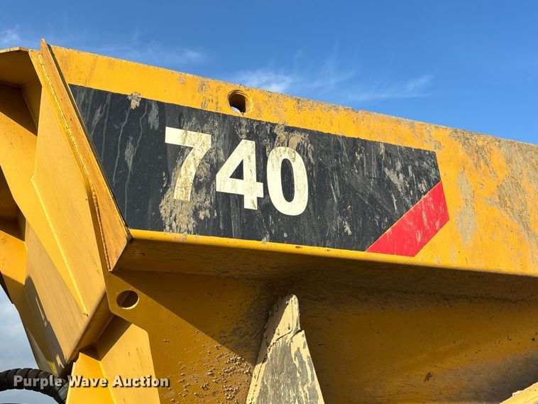 image for item DW7296 2005 Caterpillar 740 articulated haul truck