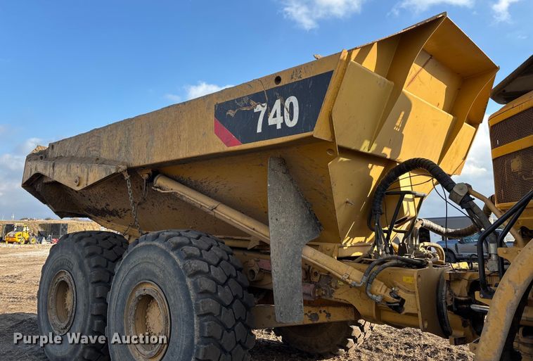 image for item DW7296 2005 Caterpillar 740 articulated haul truck