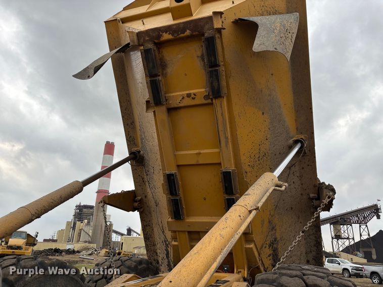 image for item DW7296 2005 Caterpillar 740 articulated haul truck