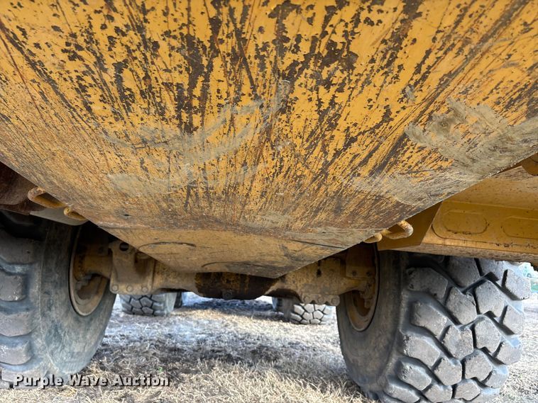 image for item DW7296 2005 Caterpillar 740 articulated haul truck