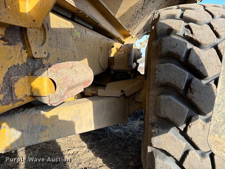 image for item DW7296 2005 Caterpillar 740 articulated haul truck