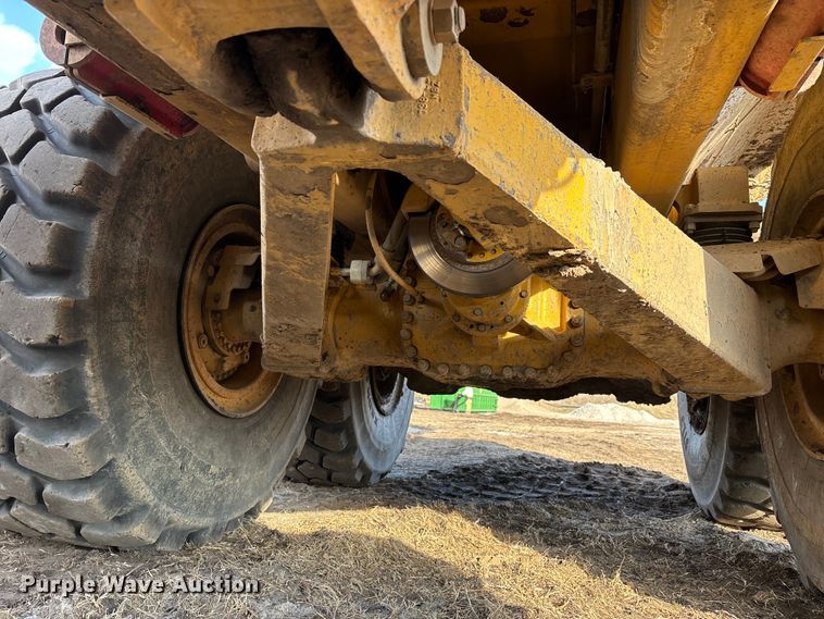 image for item DW7296 2005 Caterpillar 740 articulated haul truck