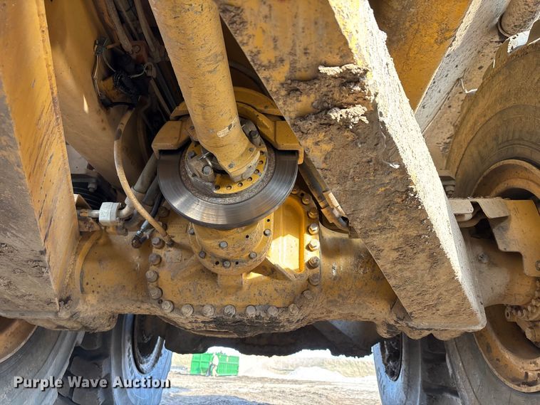 image for item DW7296 2005 Caterpillar 740 articulated haul truck