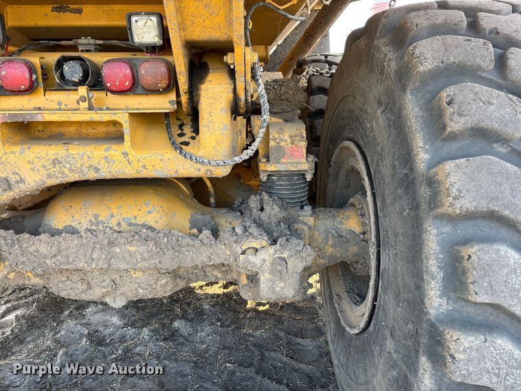 image for item DW7296 2005 Caterpillar 740 articulated haul truck