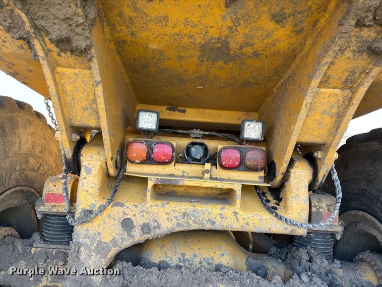 image for item DW7296 2005 Caterpillar 740 articulated haul truck