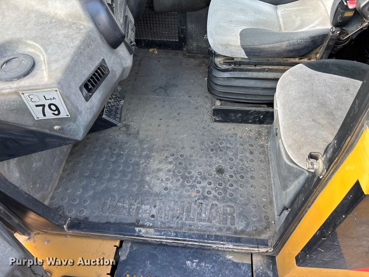 image for item DW7296 2005 Caterpillar 740 articulated haul truck