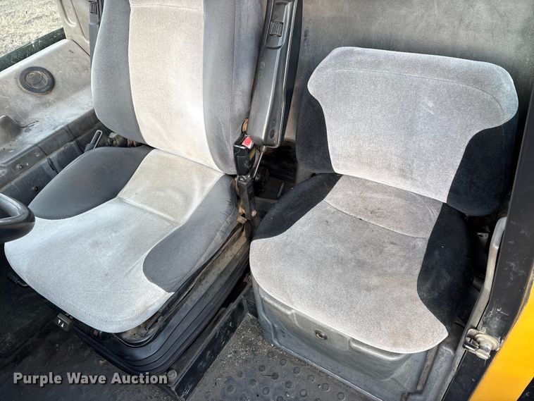 image for item DW7296 2005 Caterpillar 740 articulated haul truck