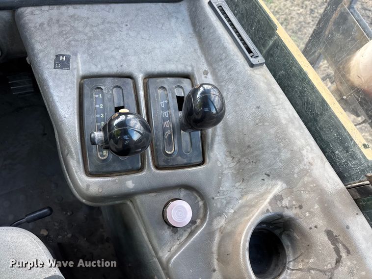 image for item DW7296 2005 Caterpillar 740 articulated haul truck