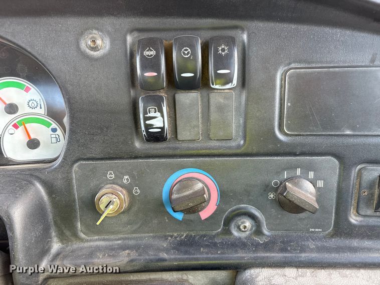 image for item DW7296 2005 Caterpillar 740 articulated haul truck