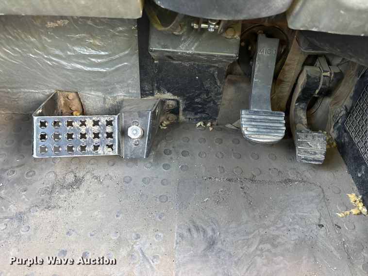 image for item DW7296 2005 Caterpillar 740 articulated haul truck